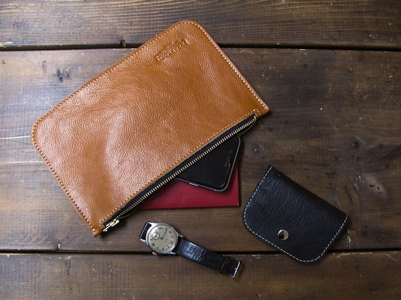 Leather pouch (bag in bag) / Brown - กระเป๋าเครื่องสำอาง - หนังแท้ สีนำ้ตาล