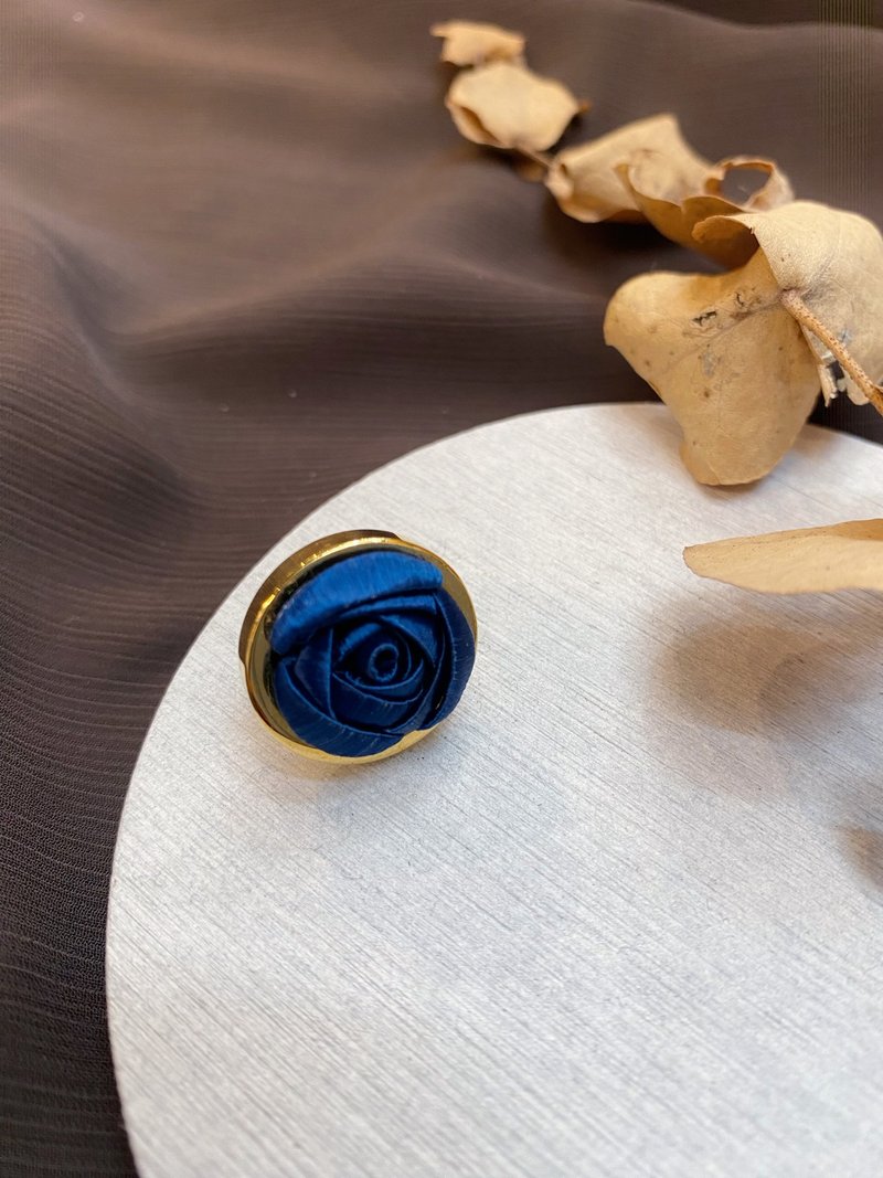 Re-Re蠶絲金工—小王子大玫瑰徽章18K - 徽章/別針 - 絲．絹 藍色