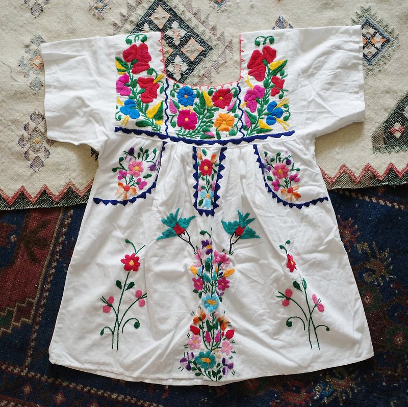 Vintage Mexican handmade flower and bird embroidery top - เสื้อผู้หญิง - ผ้าฝ้าย/ผ้าลินิน 