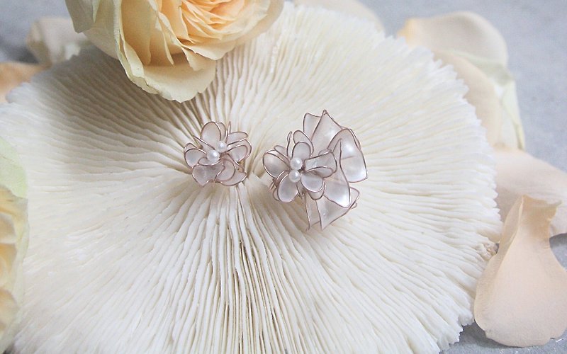 Wavy Rose Gold asymmetrical ear acupuncture - Earrings & Clip-ons - Other Materials White