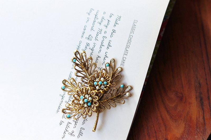 Vintage gold tone maple leaf brooch pin - เข็มกลัด - โลหะ สีทอง