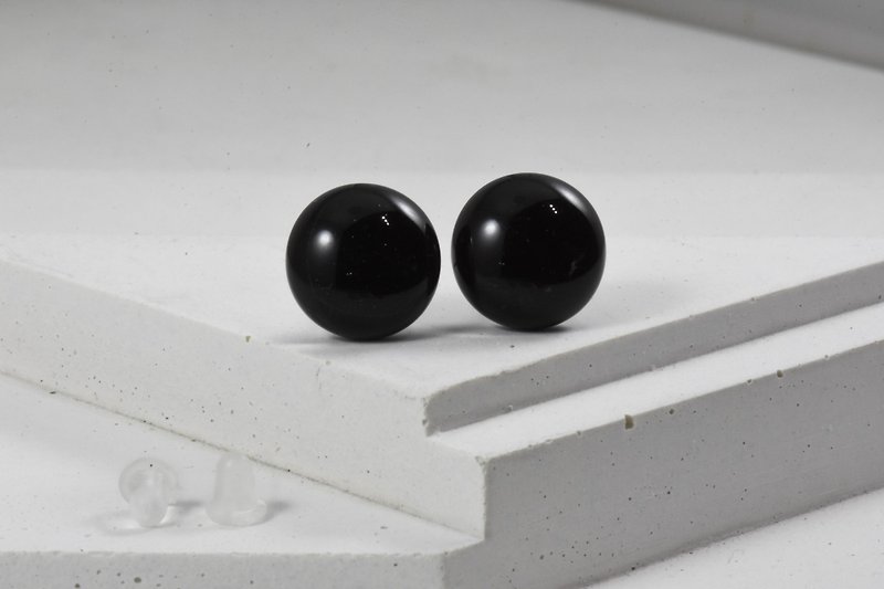 琉璃耳環(圓)Pantone Black - 耳環/耳夾 - 玻璃 黑色