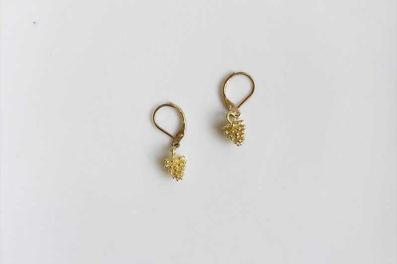 Komatsu brass shape earrings - Earrings & Clip-ons - Other Metals Gold