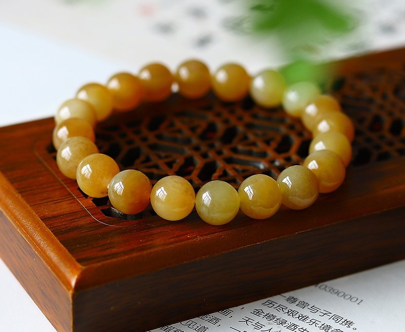 Natural honey material Hetian jade 9+MM bracelet to get started, the color is beautiful