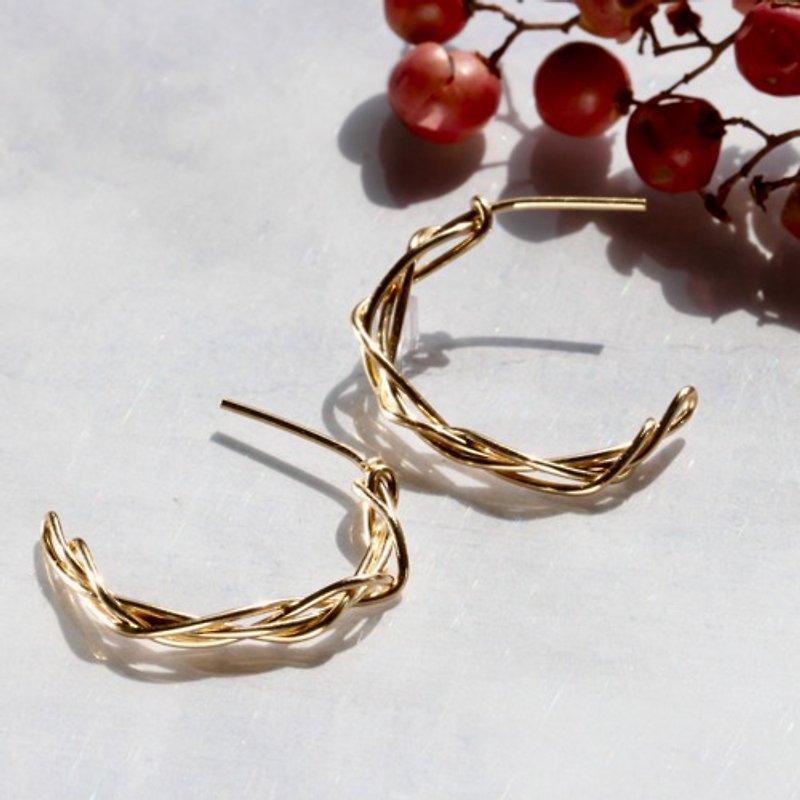 14kgf Twist Pierced Earrings 【gift box】 - ต่างหู - เครื่องประดับ สีทอง