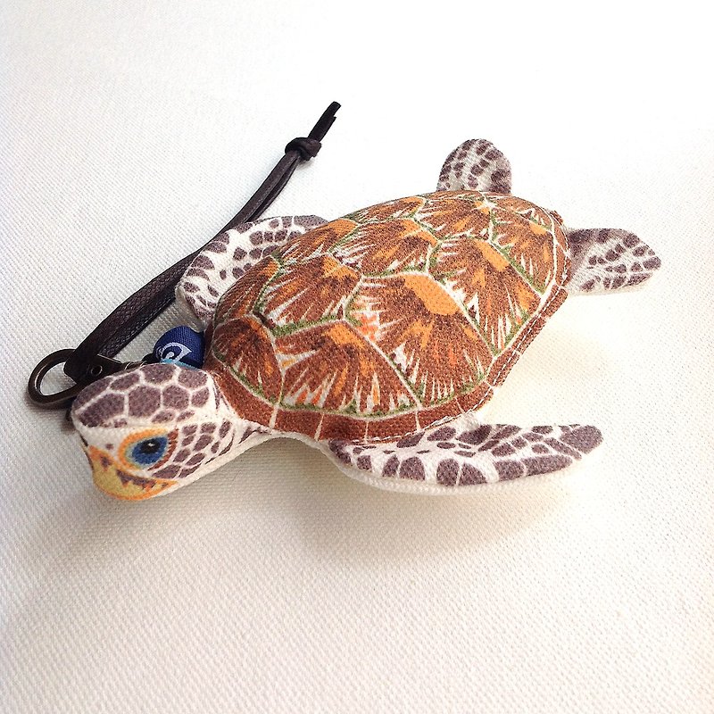Design No.GST1511 - 【Cotton Canvas】Green Sea Turtle Charms - พวงกุญแจ - ผ้าฝ้าย/ผ้าลินิน สีนำ้ตาล