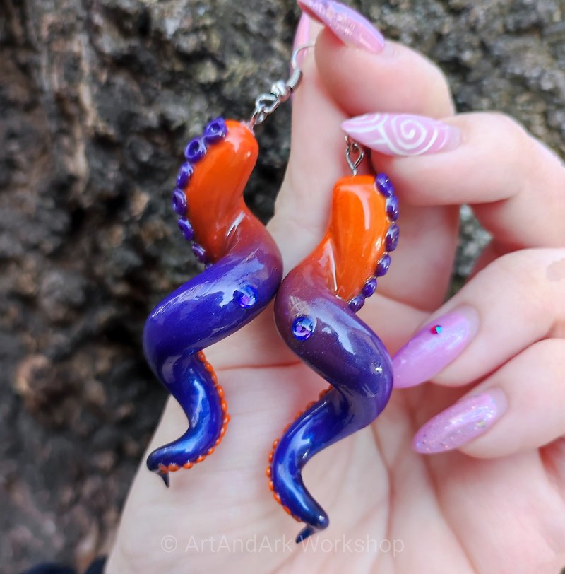 Octopus Tentacle Hoop Earrings  handmade | orange-purple | polymer clay - 耳環/耳夾 - 其他材質 多色