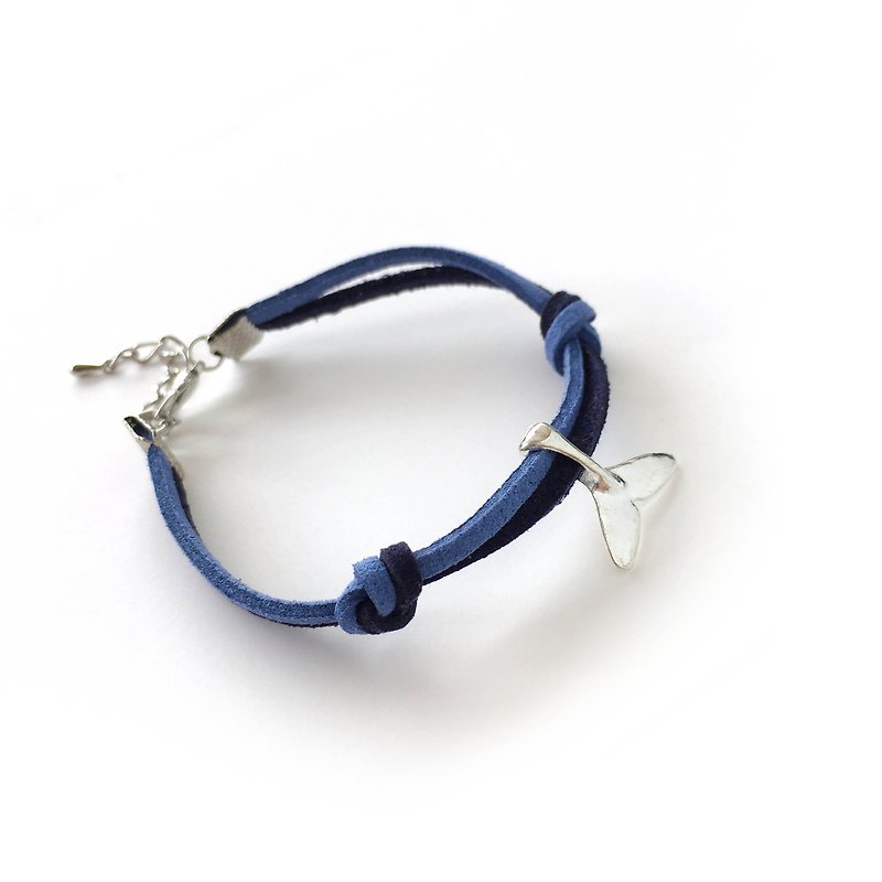 Handmade Simple Stylish Fish Tail Bracelets–dark blue - สร้อยข้อมือ - วัสดุอื่นๆ สีน้ำเงิน