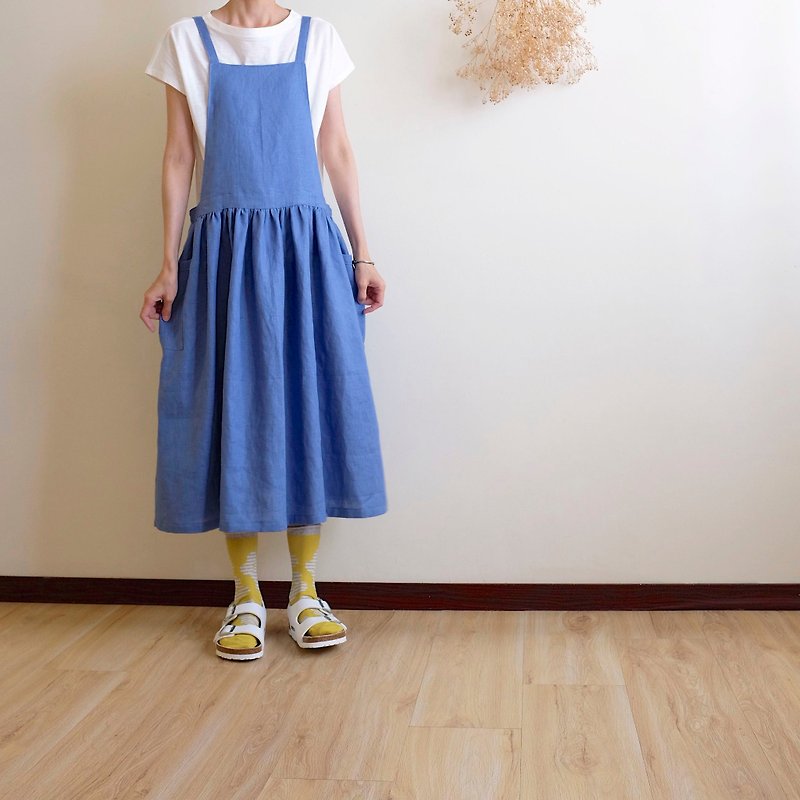In the daily hand-made clothes, there is a little girl in blue and blue bandage work apron linen - One Piece Dresses - Cotton & Hemp Blue