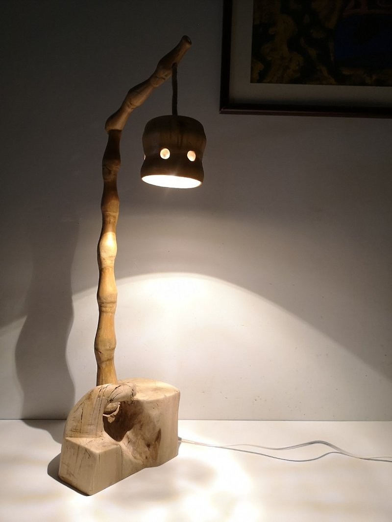 -Light transmittance- Standing lamp, table lamp, table lamp, driftwood lamp, night lamp, atmosphere lamp, modeling lamp, fir - โคมไฟ - วัสดุอื่นๆ สีนำ้ตาล