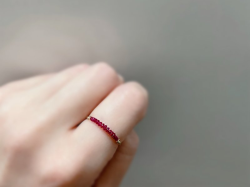 ロンギド産ルビーのワイヤーリング - 戒指 - 寶石 紅色