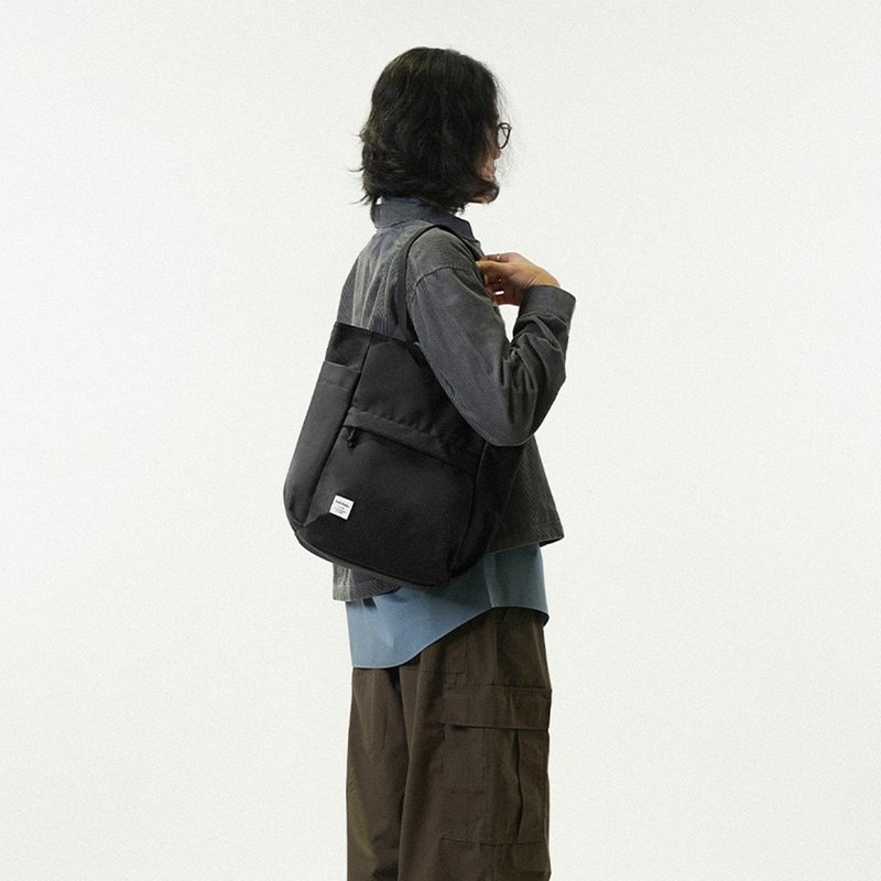 Classic系列新品 | BETH 垂直兩用托特包 單肩包 (暗黑) - 側背包/斜背包 - 聚酯纖維 黑色