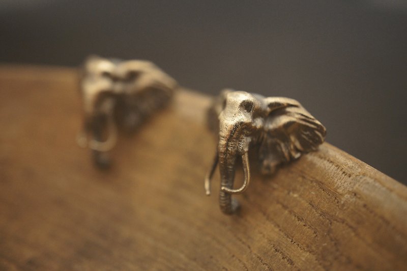 Elephant Stud - Earrings & Clip-ons - Sterling Silver Black
