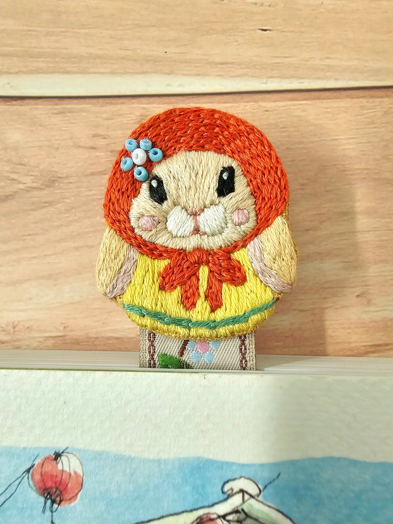 垂耳兔刺繡書籤-紅 - 書籤 - 繡線 紅色