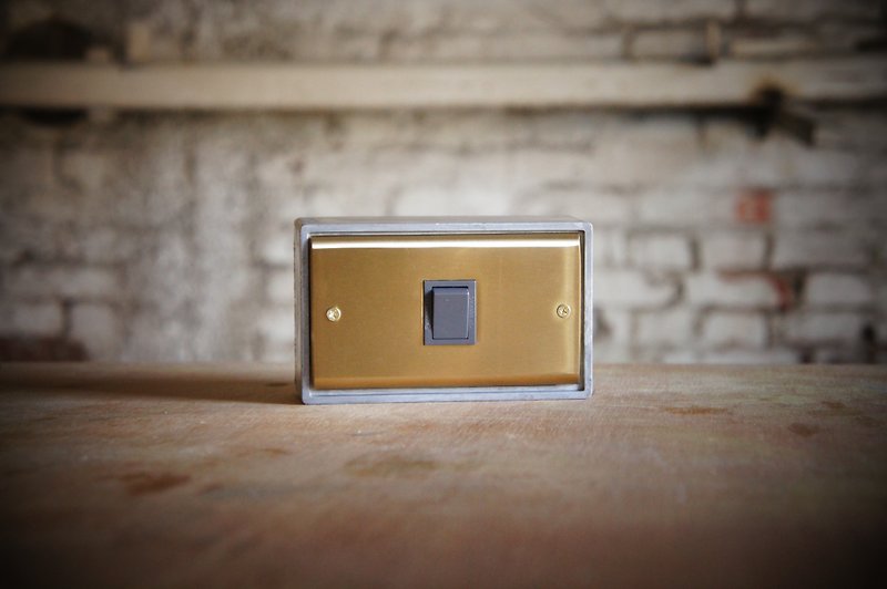 An open / Bronze Series / switch / three-way switch / dark gray (metal-free cartridge) - โคมไฟ - โลหะ สีทอง