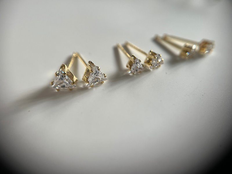 French Classic Series-Unnamed #30 (Small Triangular Diamond Style) - Earrings & Clip-ons - Copper & Brass Multicolor