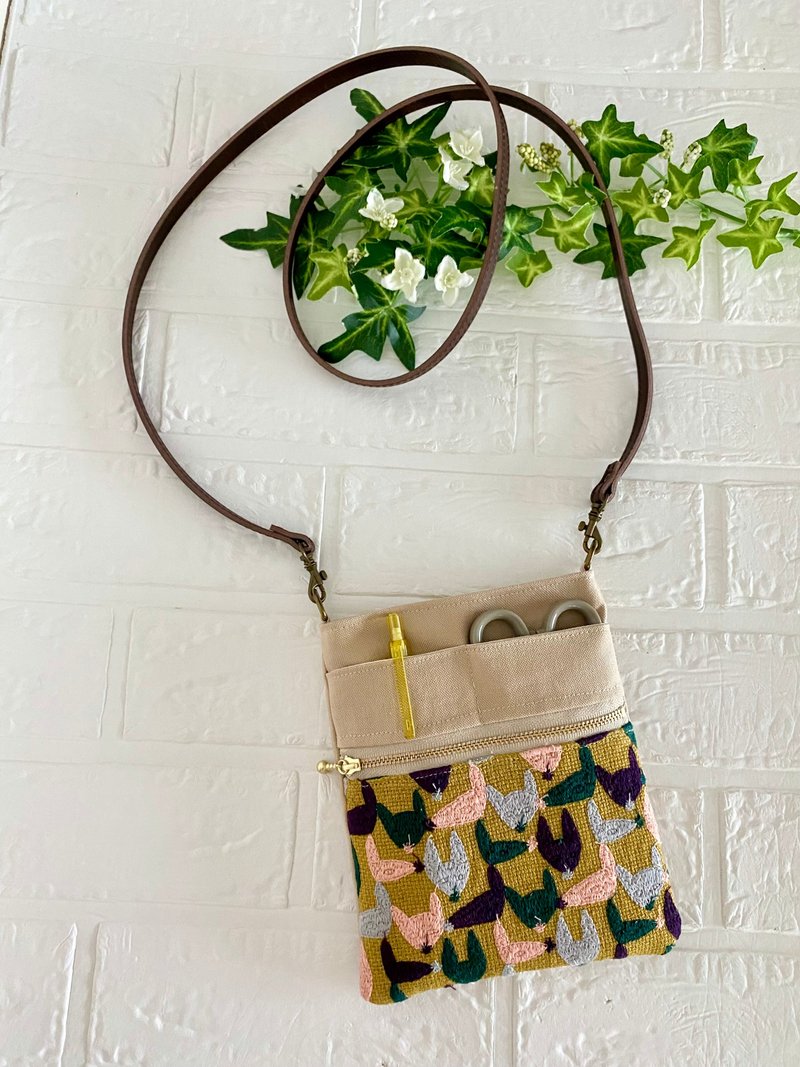 ミナペルホネン　ファスナー付き　オーガナイザー　ショルダーバッグ - 側背包/斜背包 - 棉．麻 