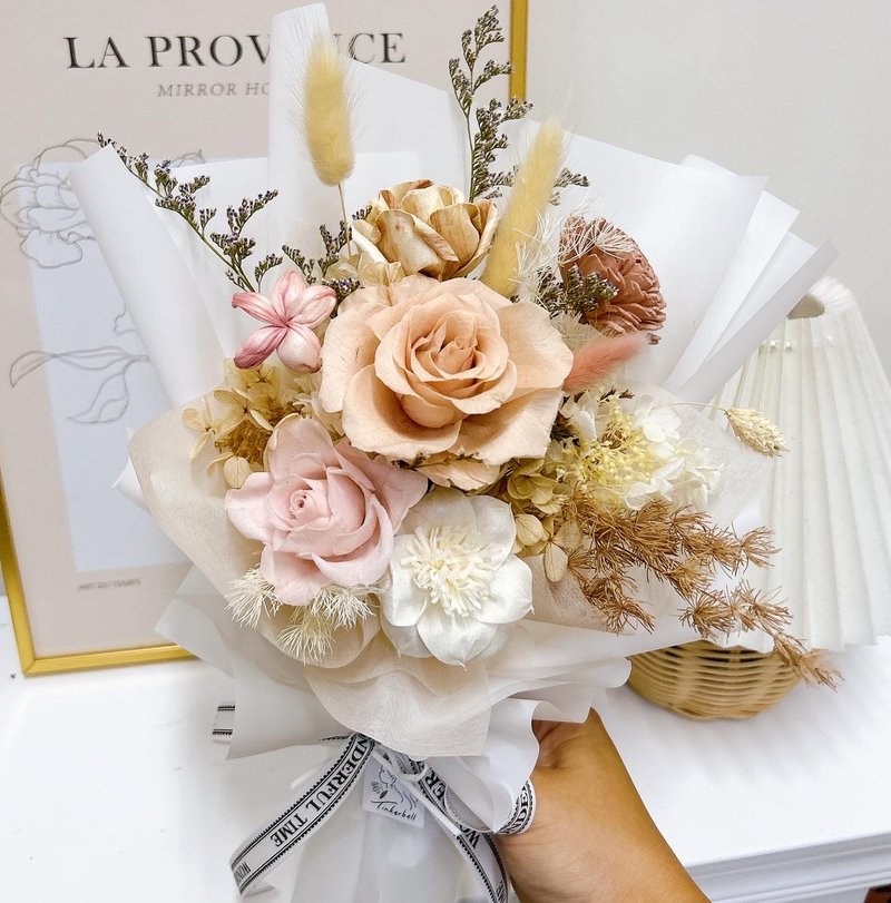 白咖啡花束 永生花 奶茶 情人節 畢業 生日 告白 求婚 乾燥花 - 乾燥花/永生花 - 植物．花 白色
