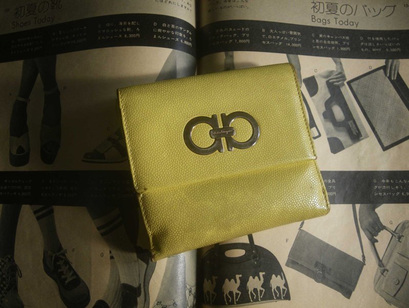 【老時光 OLD-TIME】早期二手老包Salvatore Ferragamo短皮夾 - 銀包 - 其他材質 多色