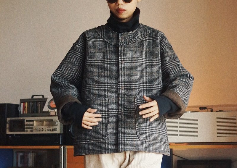 Welsh plaid and brown rough cut crew neck double pocket top Double-faced herringbone wool coat - เสื้อแจ็คเก็ต - ขนแกะ สีนำ้ตาล