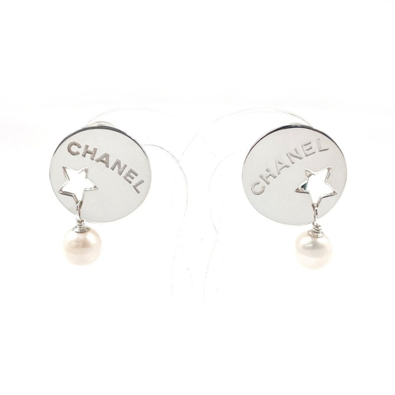 【日本直送 中古美品】シャネル CHANEL イヤリング ラウンドプレート ロゴ スター シルバー925/フェイクパール ヴィンテージ 希少 - 耳環/耳夾/耳骨夾 - 純銀 銀色