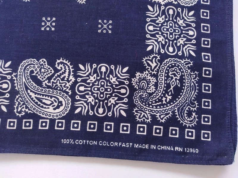 RN13960 Blue Paisley Print Bandana 20.5 x 21 inches Color Fast 100% Cotton - ผ้าเช็ดหน้า - ผ้าฝ้าย/ผ้าลินิน สีน้ำเงิน