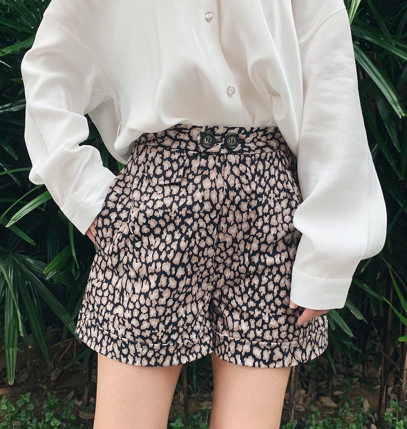 BIRUCHU BFF Shorts : Leopard 短褲 - กางเกงขาสั้น - เส้นใยสังเคราะห์ สีนำ้ตาล