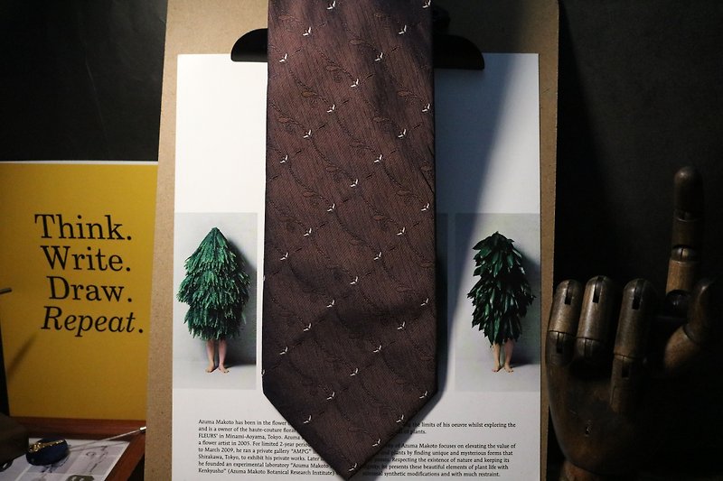 褐色小刺繡葉子領帶魅力商務男不二之選 - 領帶/領帶夾 - 絲．絹 多色