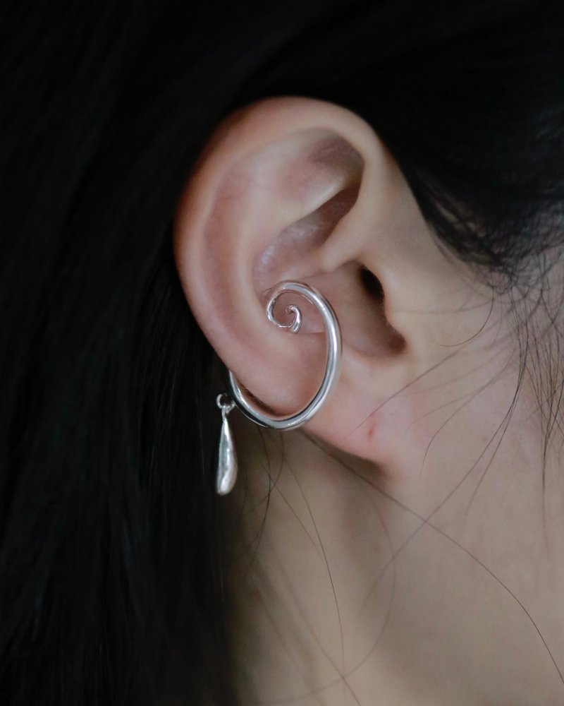 Abyssal Eddies Ear Cuff | 淵洄耳骨夾 - 耳環/耳夾/耳骨夾 - 純銀 銀色