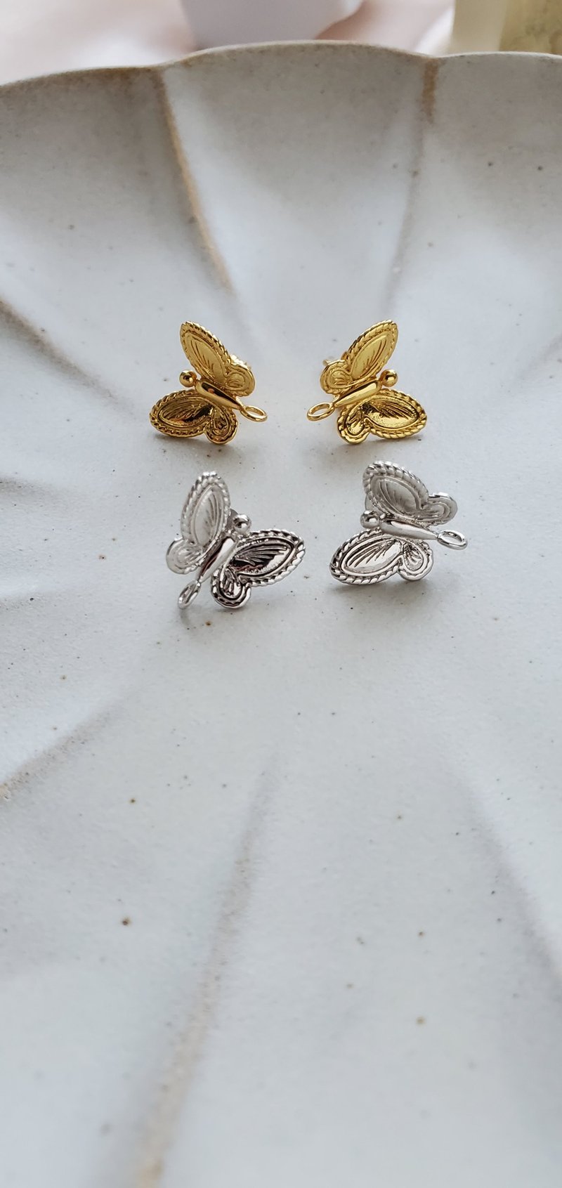 925 純銀 蝴蝶耳環 ~ 純銀耳釘 ~ 銀色耳釘 - 耳環/耳夾 - 純銀 銀色