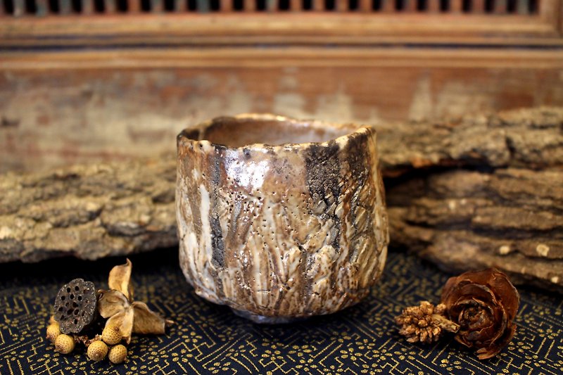 Firewood | Red Shino Tea Bowl - ถ้วย - ดินเผา สีกากี