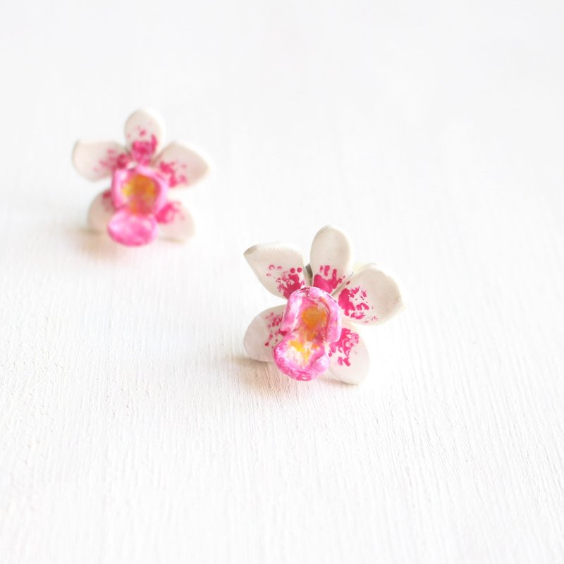 White Jade Orchid stud earrings / clip on earrings - ต่างหู - ดินเผา ขาว