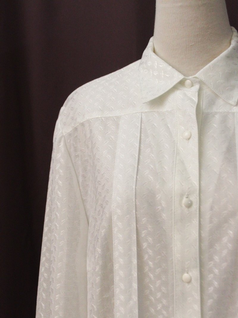 復古歐洲西德製百搭典雅羽毛刺繡白色寬鬆長袖古著襯衫 - 女襯衫 - 聚酯纖維 白色