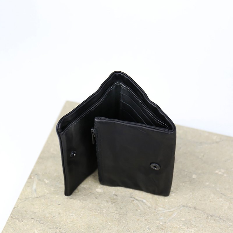 Unisex Minimalist Feng Shui Leather Tri-fold Short Clip-Black - กระเป๋าสตางค์ - หนังแท้ สีดำ