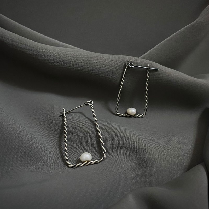 緻・麻花方形耳環 - 耳環/耳夾/耳骨夾 - 純銀 銀色