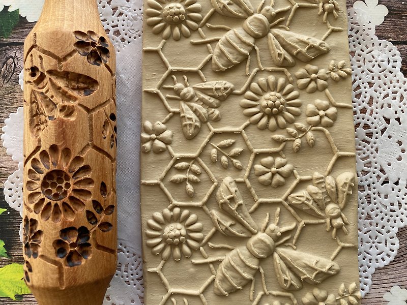 Bee's engraved rolling pin, honeycomb handmade rolling pin, ceramics designs. - 烘焙/料理 - 木頭 咖啡色