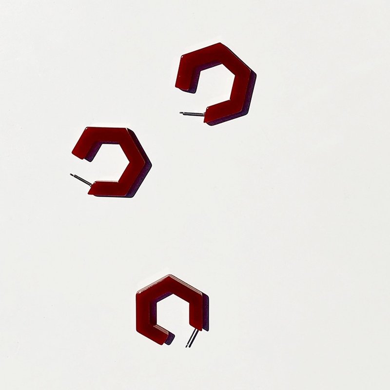 酒紅五角造型簍空耳環 Burgundy Earrings - 耳環/耳夾/耳骨夾 - 壓克力 紅色