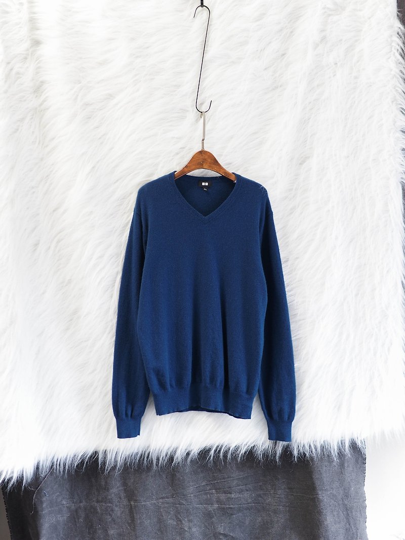 Ibaraki Turkey Blue V-neck plain classic antique Kashmir cashmere vintage sweater cashmere - สเวตเตอร์ผู้หญิง - ขนแกะ สีน้ำเงิน