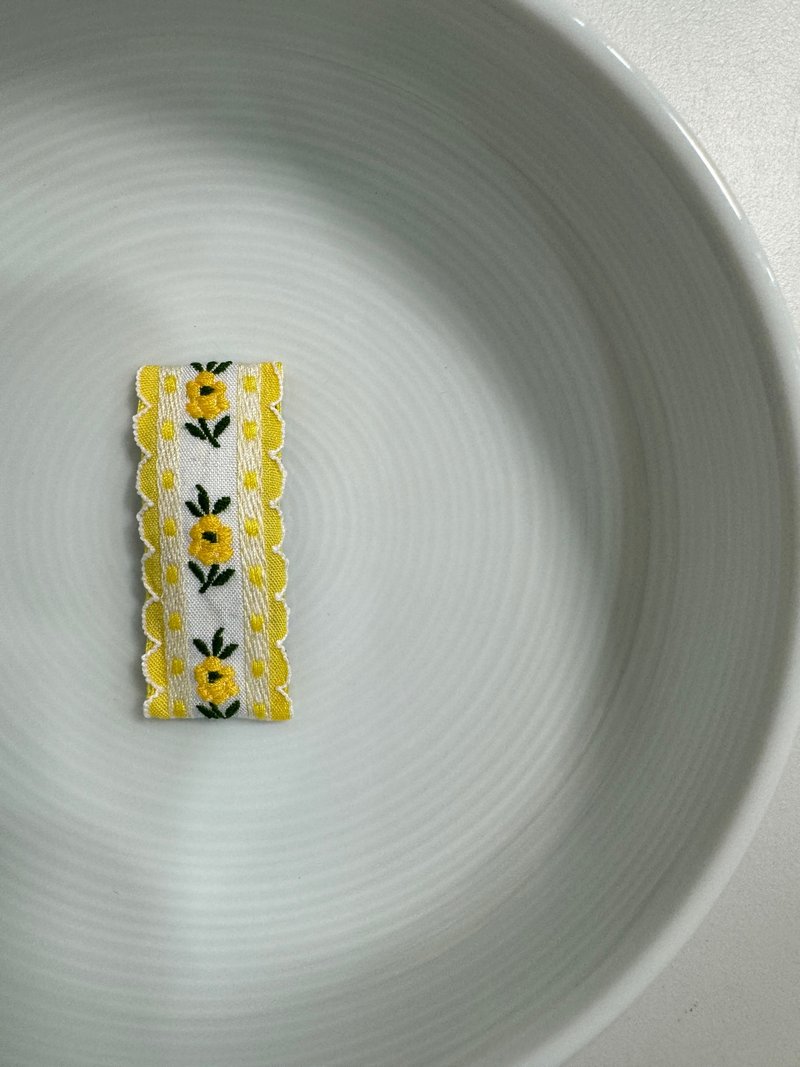 心中的黃色刺繡/全包邊手工BB髮夾 - 嬰兒手鍊/飾品 - 聚酯纖維 多色