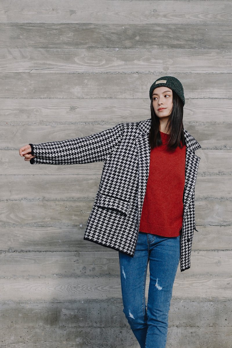Venus houndstooth coat. Made in Taiwan. Knitted coat. suit. 2 colours