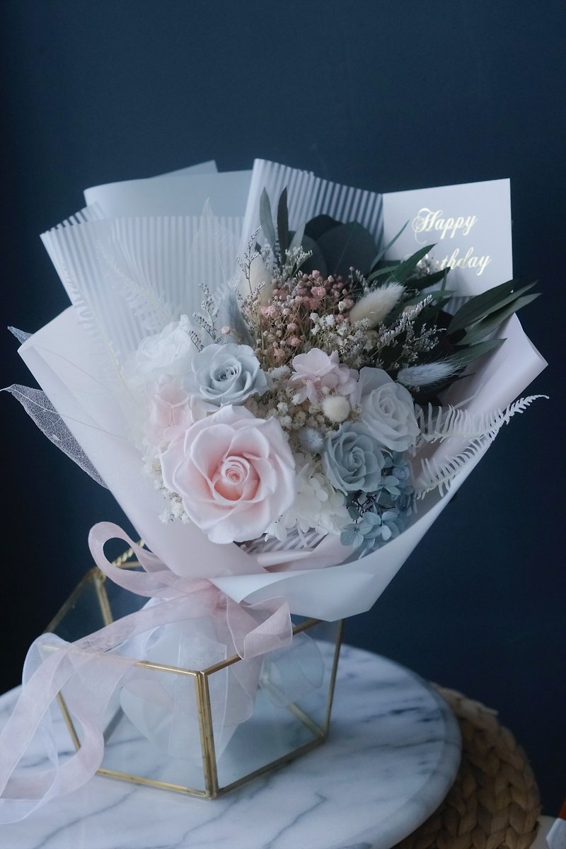 Graduation bouquet imported from Japan, immortal flower, no withered flower, dry pollen, blue and white, Korean rose hydrangea - ช่อดอกไม้แห้ง - พืช/ดอกไม้ สึชมพู