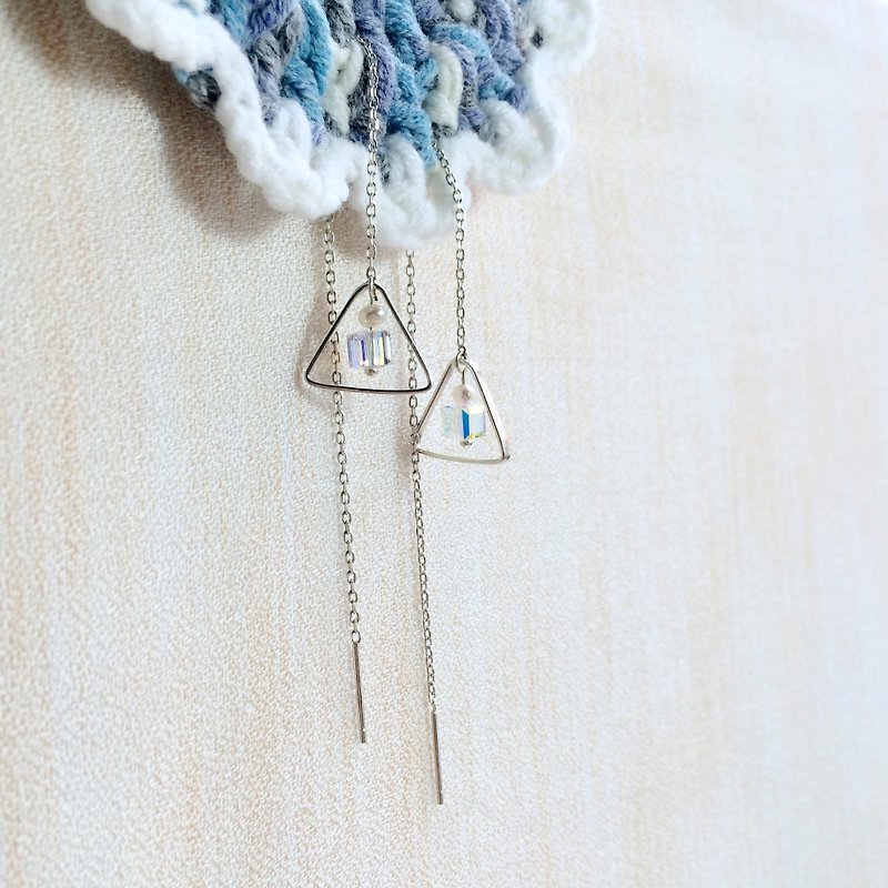 Austrian sugar crystal earrings earrings fashion triangle simple atmosphere 925 silver - ต่างหู - โลหะ 