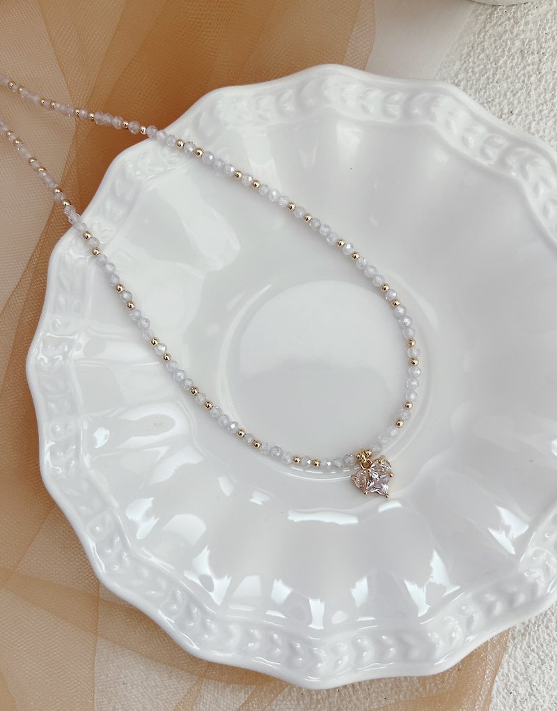 Handmade white Stone love diamond temperament beaded necklace - Necklaces - Copper & Brass Gold