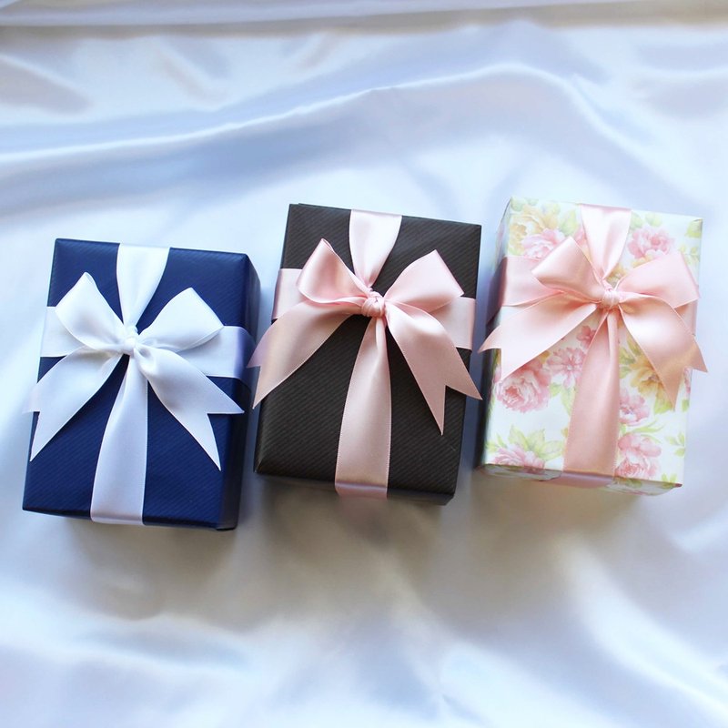 Gift wrapping options - วัสดุห่อของขวัญ - กระดาษ หลากหลายสี