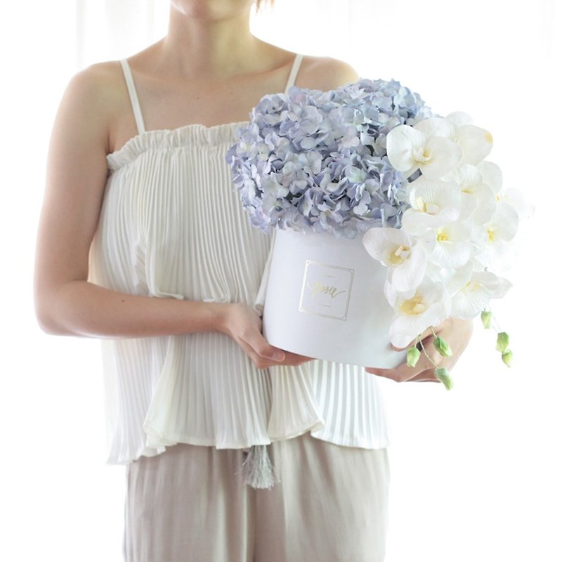 Wonder Gift Box Hydrangea Artificial Mulberry Paper Flower for Special Occasion! - 裝飾/擺設  - 紙 藍色