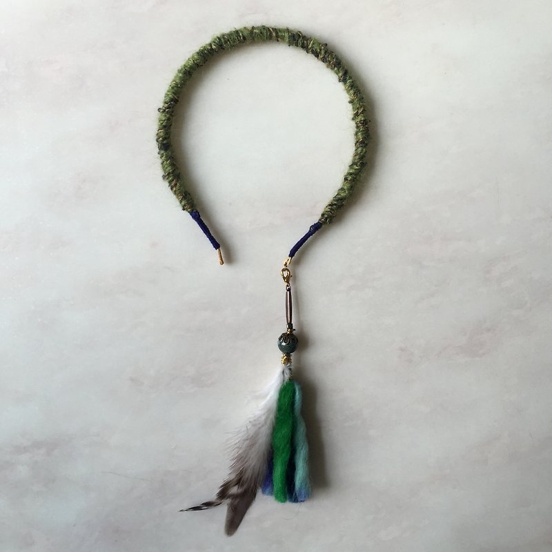Hand weaved slim headband -with removable ethnic style tassel (grassy green) - เครื่องประดับผม - วัสดุอื่นๆ สีเขียว