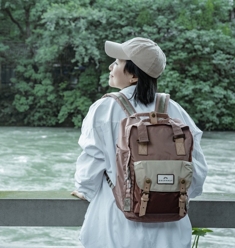 [DOUGHNUT] Macaron JG Large Capacity 14-inch Laptop Backpack Water-Repellent/Chestnut - กระเป๋าแล็ปท็อป - วัสดุอีโค สีดำ