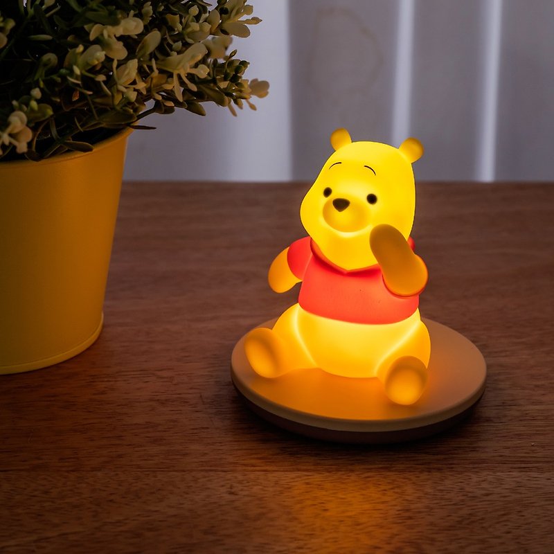 Lover's Gift [Children's Fun Life] Winnie the Pooh Series USB Modeling Pad Light - โคมไฟ - ซิลิคอน สีเหลือง