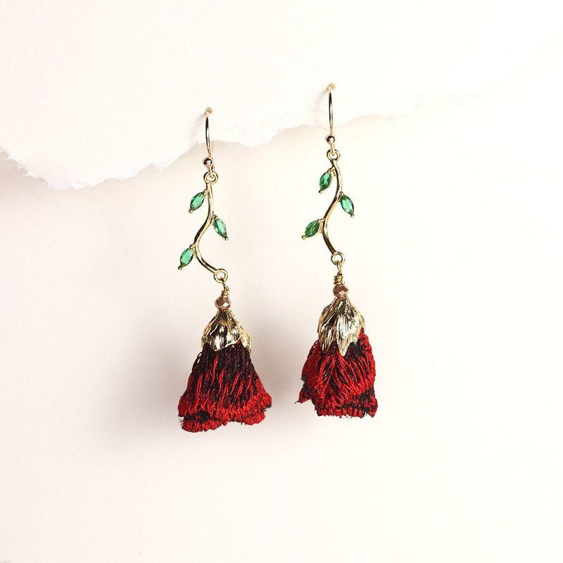 Beauty and the Beast's rose red emerald green extreme eye-catching ear hook earrings - Earrings & Clip-ons - Thread Red