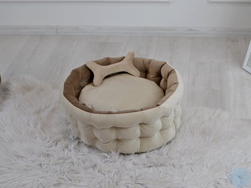 Small personalized light brown bolster dog bed, washable - ที่นอนสัตว์ - ไฟเบอร์อื่นๆ สีนำ้ตาล